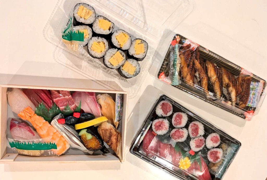 choco_ball_desu's tweet photo. 2人目、爆誕しました👶
久しぶりのおしゅしは最高でした🍣🫰かずかずありがとう🥳🥳🥳 https://t.co/xwKoZkp6Kq