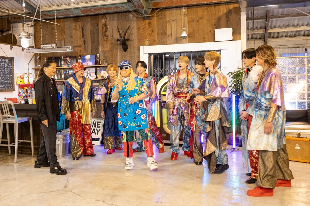 fantastics_fext's tweet photo. 🏮━━━━━━━━━━━━━━ 🏮
                　   日本テレビ     
       FUN！FUN！FANTASTICS 祭
                 本日25:39〜放送📺
🏮━━━━━━━━━━━━━━ 🏮

第2回のゲストは
#SAM さん & #DJKOO さん🎧️

#TRF 結成秘話や「EZ DO DANCE」の
誕生エピソードなど激レアトーク満載！

#FANTASTICS とのコラボダンスも披露🪩✨️

ぜひご覧ください🎆
https://t.co/IMFAM521Wb

#FUNFUNFANTASTICS
@funfun_fanta
