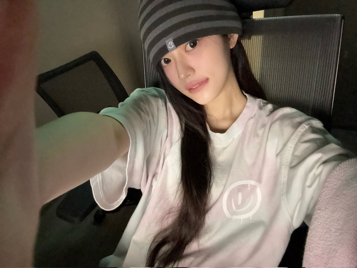 ca4oie's tweet photo. 비니걸 박민주 다시 복습 시작~ https://t.co/ARDNT3m2qt