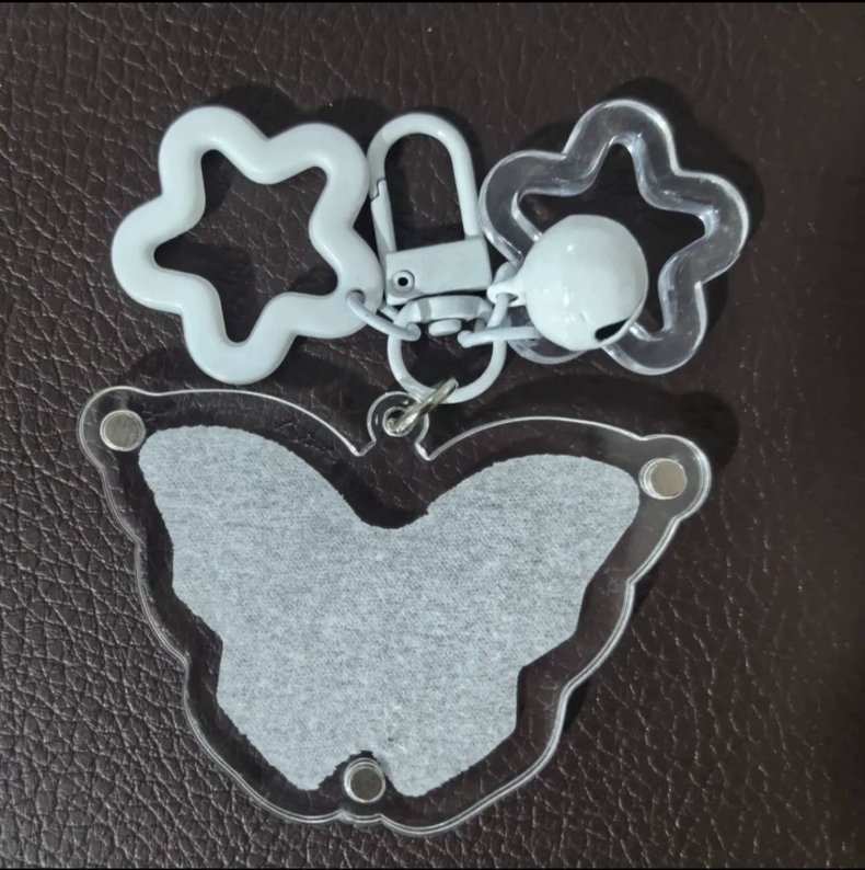 Elide_Kay's tweet photo. 💕Inch check! Anyone interested?

- EXO Acrylic Butterfly Magnetic Keychain🦋 https://t.co/tpfWQbukUM