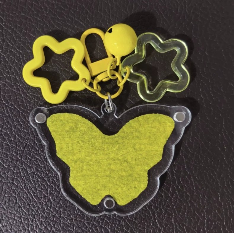 Elide_Kay's tweet photo. 💕Inch check! Anyone interested?

- EXO Acrylic Butterfly Magnetic Keychain🦋 https://t.co/tpfWQbukUM