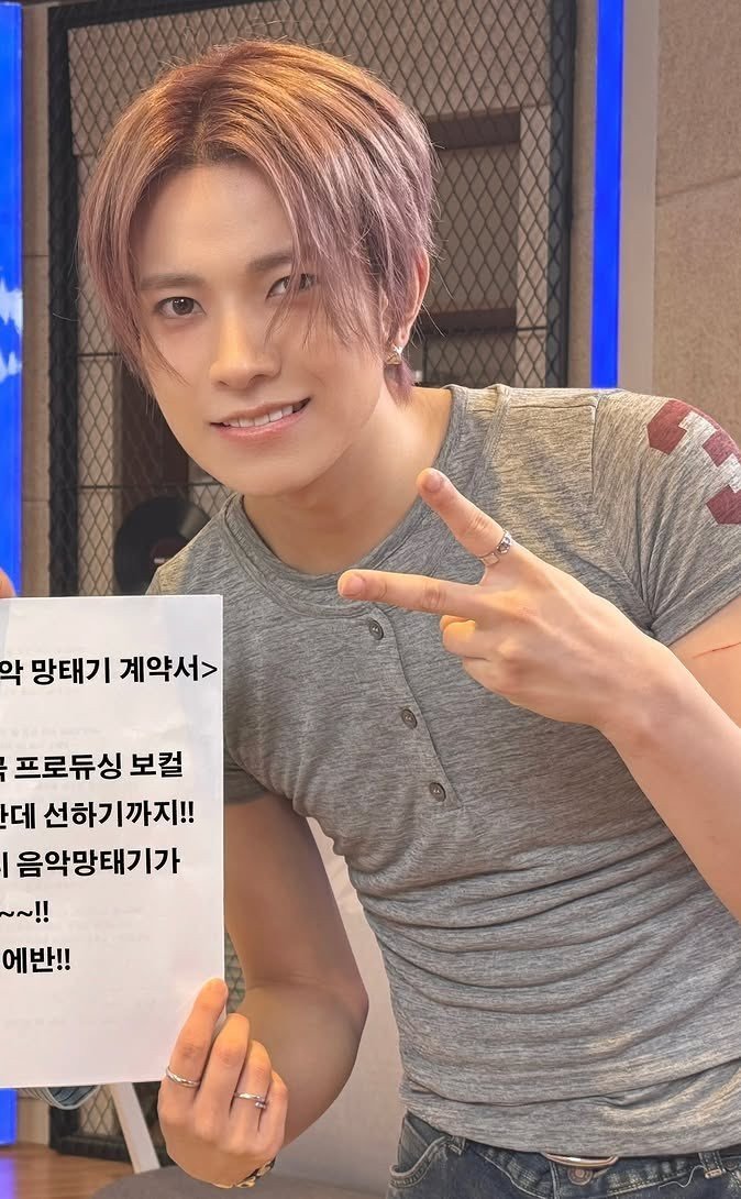 heeseungacervo's tweet photo. Heeseung está há 0 dias sem sofrer acidente no trabalho. Seu recorde é de 0 dias https://t.co/SidkNOoyH8