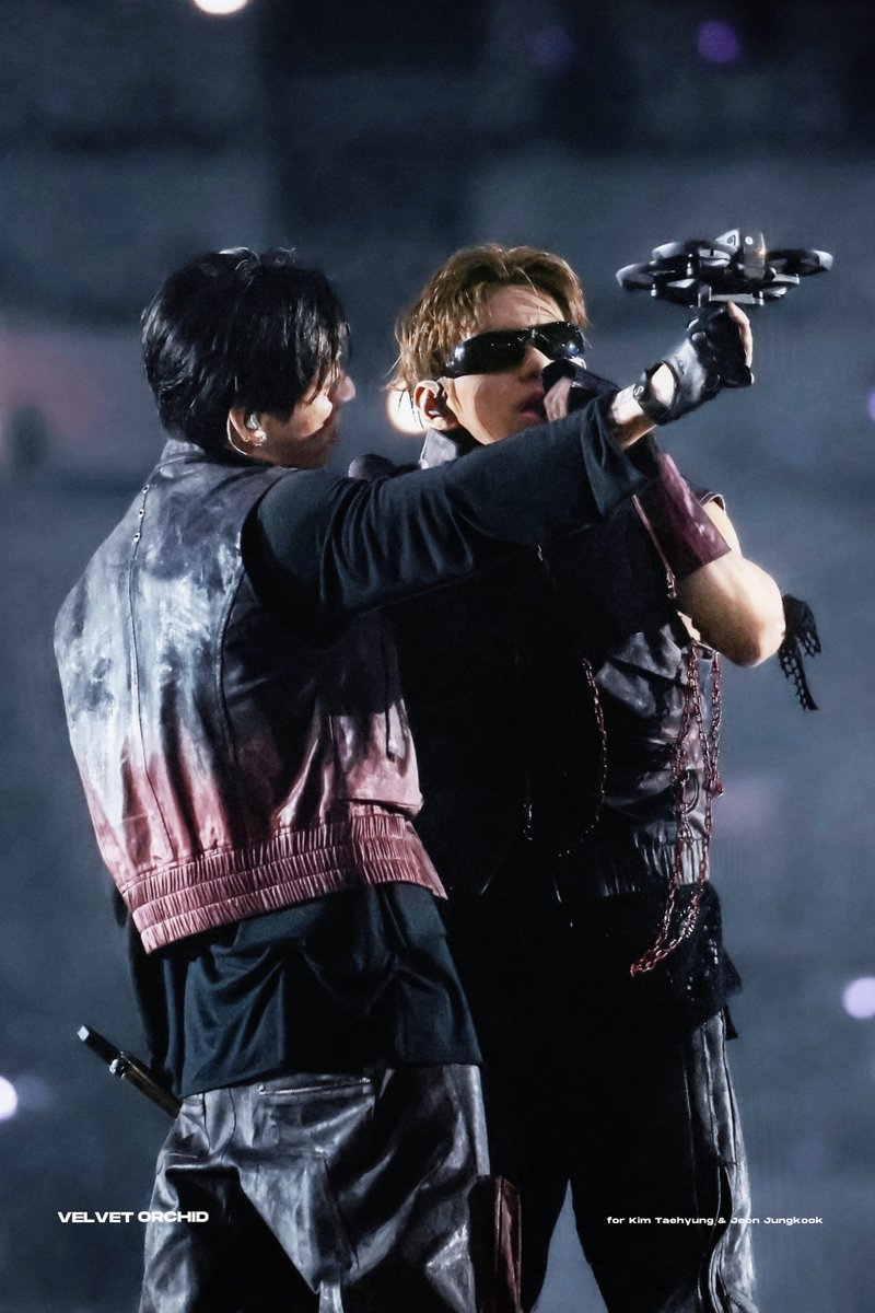 velvetorchid_kt's tweet photo. 260612 so cool
#JUNGKOOK #TAEHYUNG #JEONJUNGKOOK #V #BTS @BTS_twt https://t.co/gqzdLecsV2