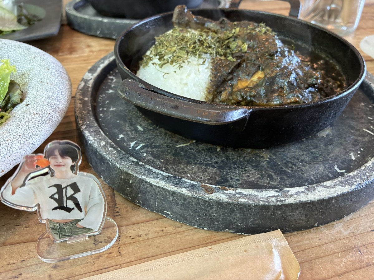 55nn77nn's tweet photo. 今日は、オンニとみっぴーちゃんと景色のいいカフェでランチ🥳カレーもスイーツも美味しくて、お腹パンパン🤢
その後は、天気も良いので頭大仏までドライブ☀️ボラへカラーのラベンダー🪻
充実した休日だったなぁ〜💜 https://t.co/3uJjKjP0u3
