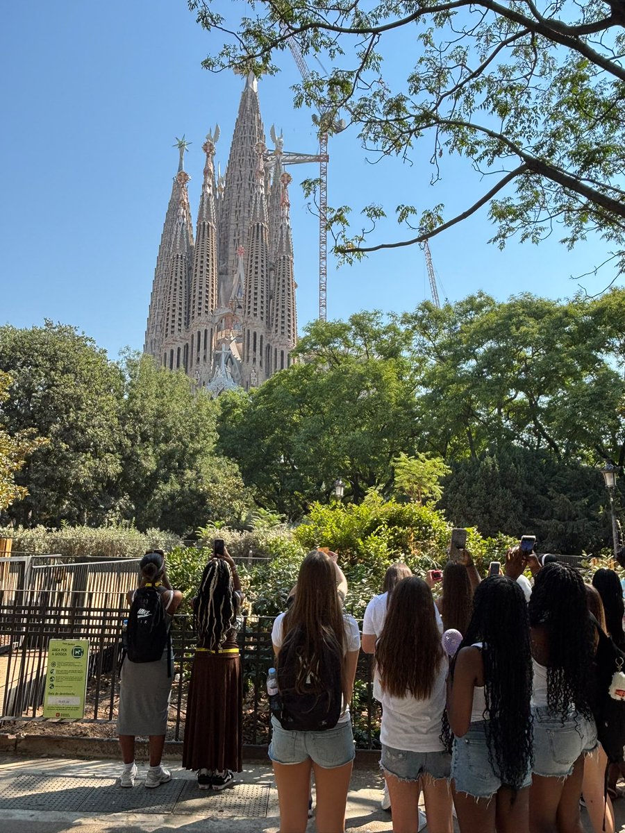 HoustoneSchool's tweet photo. Our Year 10 pupils have started making the most of their time in Barcelona, with a visit to the incredible Sagrada Família! 🇪🇸

A fantastic opportunity to experience one of the city’s most iconic landmarks &amp; admire its extraordinary architecture. https://t.co/rfjMuhVkqo