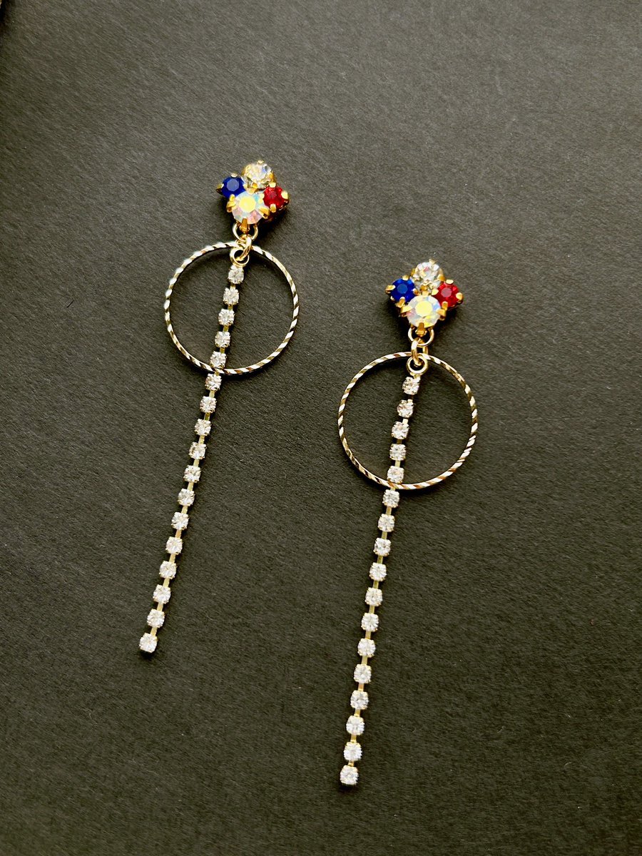 fuwa_aki's tweet photo. \🇫🇷🌸/
大好きすぎる方が主演されると決まった日から、心はパリにいます🇫🇷

巴里の祭の季節となりましたので、とっても好評だったこの子を再販しました✨
#minne #ハンドメイドアクセサリー

↓詳細はこちらから♪
Le Paris トリコロールイヤリング/ピアス
https://t.co/zfC0Oko5m0 https://t.co/oQaaABTJRP