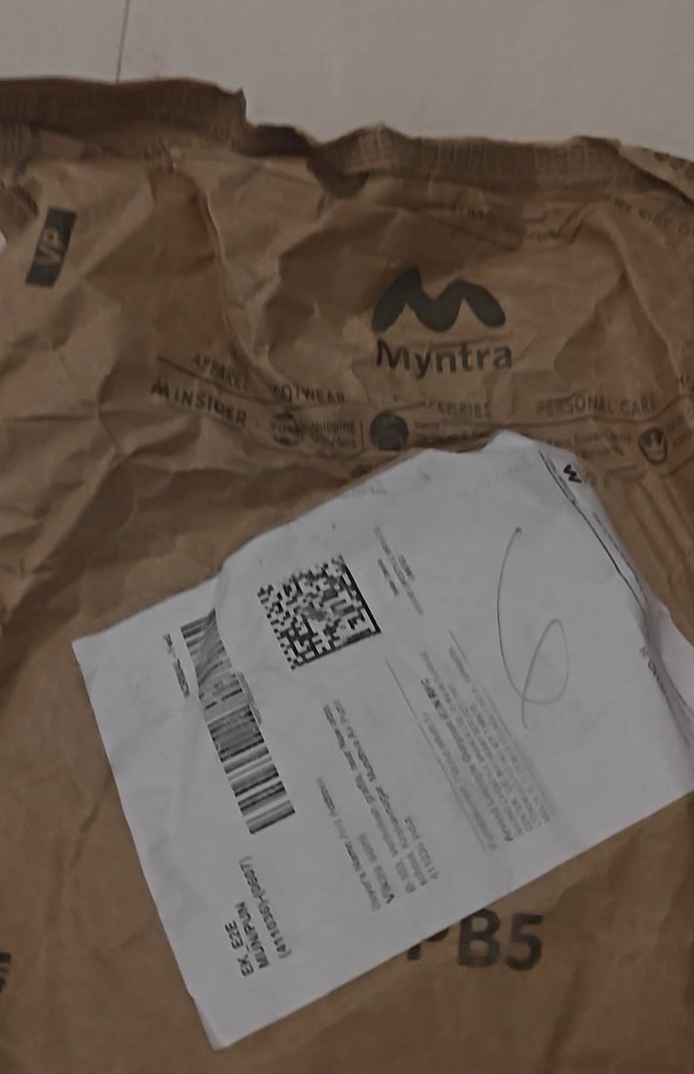 vkysoni's tweet photo. @MyntraSupport hi Myntra.
How is it possible that, a customer is receiving junk instead of joggers actually ordered, you'r team simply denying that it reached sealed to me so nothing is wrong. I have not written it publicly if this wasn't wrong. You need... https://t.co/lQxpy4O9cJ