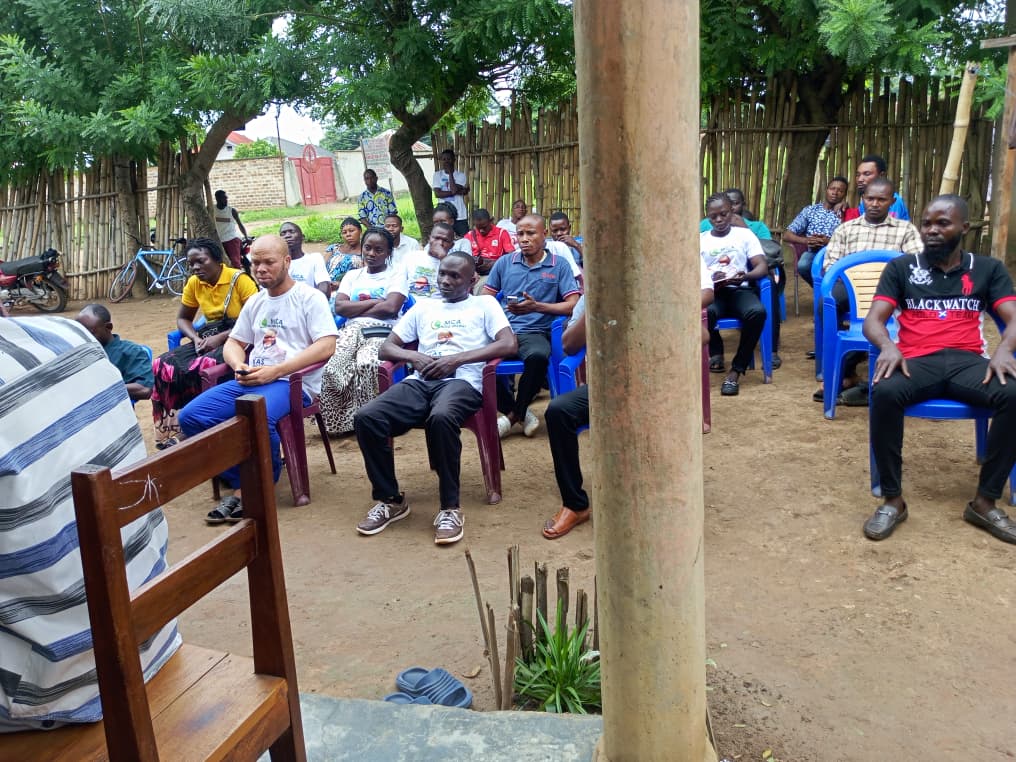 MutebaElvis2991's tweet photo. 🇨🇩 Gbadolite ! Le MCA 
 Nord-Ubangi a honoré la visite du DGA Blache Kuyemboko. Un déplacement marqué par un soutien indéfectible à S.E @KasongoKas 3K Président national du MCA. L'esprit d'équipe est notre force. Ensemble, nous restons debout ! 💪 #MCA #Gbadolite #EspritDEquipe https://t.co/YkjVzU5WQH