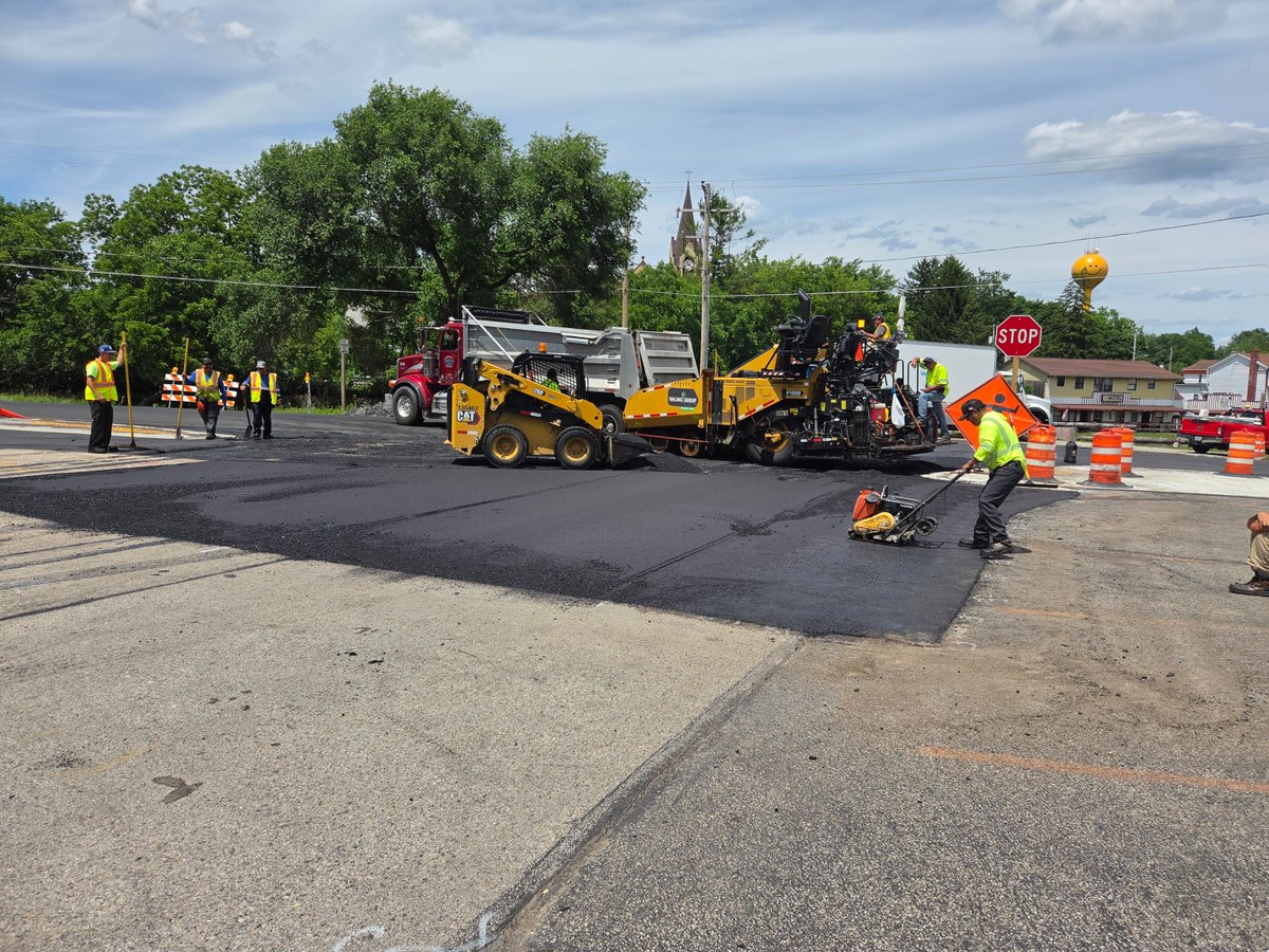 WisconsinDOT's tweet photo. A project on WIS 67 in Walworth County is nearly complete to improve safety. Crews have resurfaced the road, replaced beam guard, curb, gutter, and more. The highway has reopened, and the project is scheduled to complete in the coming weeks. https://t.co/O9fELhnNbI #WorkingForYou https://t.co/EbRExe78t6