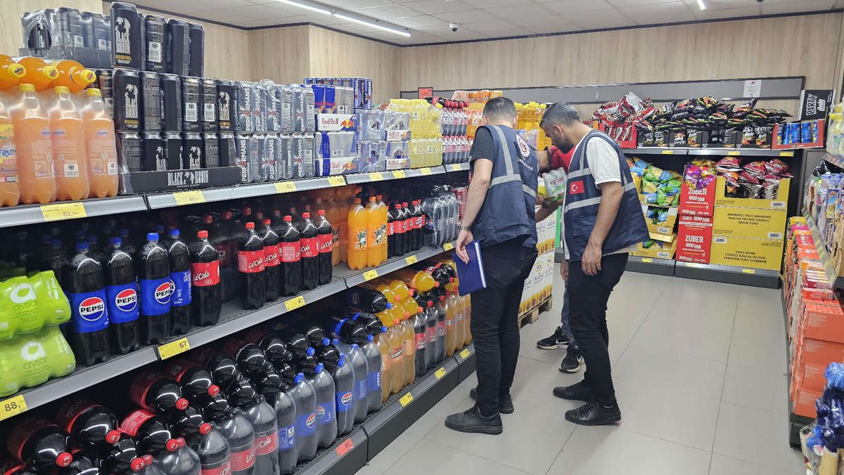 batmanticaret's tweet photo. Plastik, cam ve metal ambalajlı içeceklerde uygulanmaya başlanan depozito katılım payı kapsamında yapılan düzenlemenin ardından denetimler başlatılmıştır. haberin detayları için linkleri tıklayabilirsiniz.

https://t.co/4el8ijsCao

https://t.co/AxEG7GbCSA https://t.co/OM4yMS7ASL