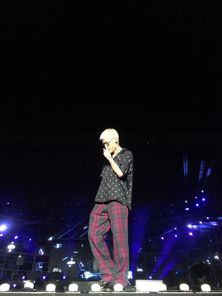 essayistic06's tweet photo. 카프콘 심야 https://t.co/GY385PXoga
