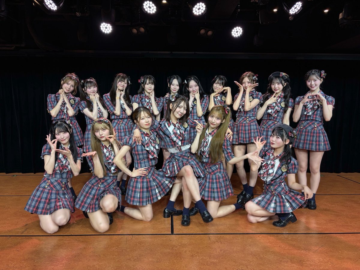 erichan_akb48's tweet photo. 「そこに未来はある」公演
ありがとうございました！

かすみ新ポジお疲れ様！
ジャイアンとスネ夫で会話できて楽しかった♪
みんなDMMの最後のコメント見てね！！

22:40からSHOWROOMします！ https://t.co/I0dK92QV69