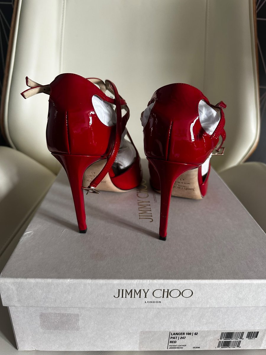 narasconsignmnt's tweet photo. Jimmy Choo lancer pumps Size 42 Used in good condition.
£450
#narasconsignmentstore #jimmychoo #luxury #luxurystore #luxuryfashion https://t.co/pOm0Z0ysk1