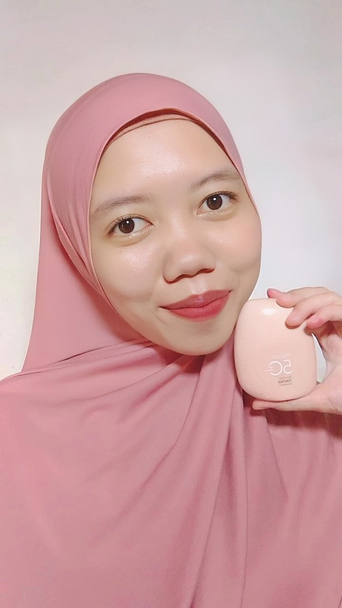 auizqha's tweet photo. fresh makeup look using tinted sunscreen https://t.co/ZHbaoarQcg