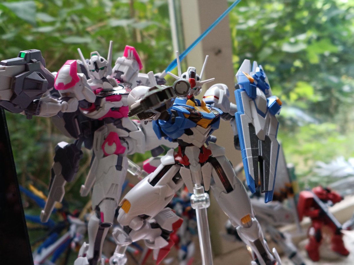 AstridvanDuyn's tweet photo. Just a little gundam appreciation tweet https://t.co/NWXZ6OCNaO