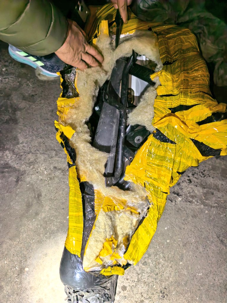 JoburgMPD's tweet photo. Acting on information received regarding stolen motorbikes, #JMPD K9 Unit officers traced the suspects in Berea.

Upon arrival, officers found the stolen motorbikes already stripped for parts. 2x male suspects were arrested & detained at Hillbrow SAPS on charges related to the possession of suspected stolen property.

JMPD remains committed to tracking down offenders ensuring that those who prey on our communities face the full might of the law.

Lawlessness will not be tolerated in the City of JHB.
#BuyaMthethoManjeNamhlanje
#SaferJoburg