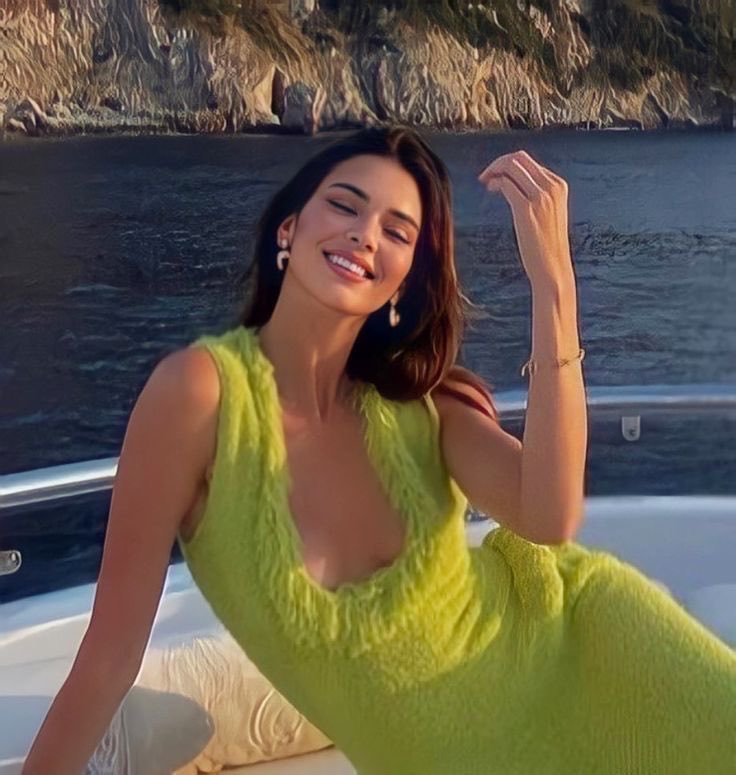 archivekend's tweet photo. kendall jenner https://t.co/uyKB5xbP2a
