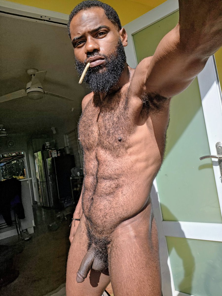 TyrinLeeXXX's tweet photo. Buenos dias mis reyes 🤴🏾👑🌅 https://t.co/ifOzgWgFDv
