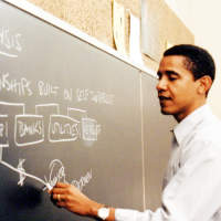 THEDuaneCates's tweet photo. Obama taught at the University of Chicago and the very first time my brother @drawandstrike gained national attention was when his Blog posted links to the University's courses taught by Obama that were still listed proving Obama was a strong proponent of Critical Theory.
The University IMMEDIATELY scrubbed Obama's info.
🤣🤣
We still had to live though 8 years of his regime.