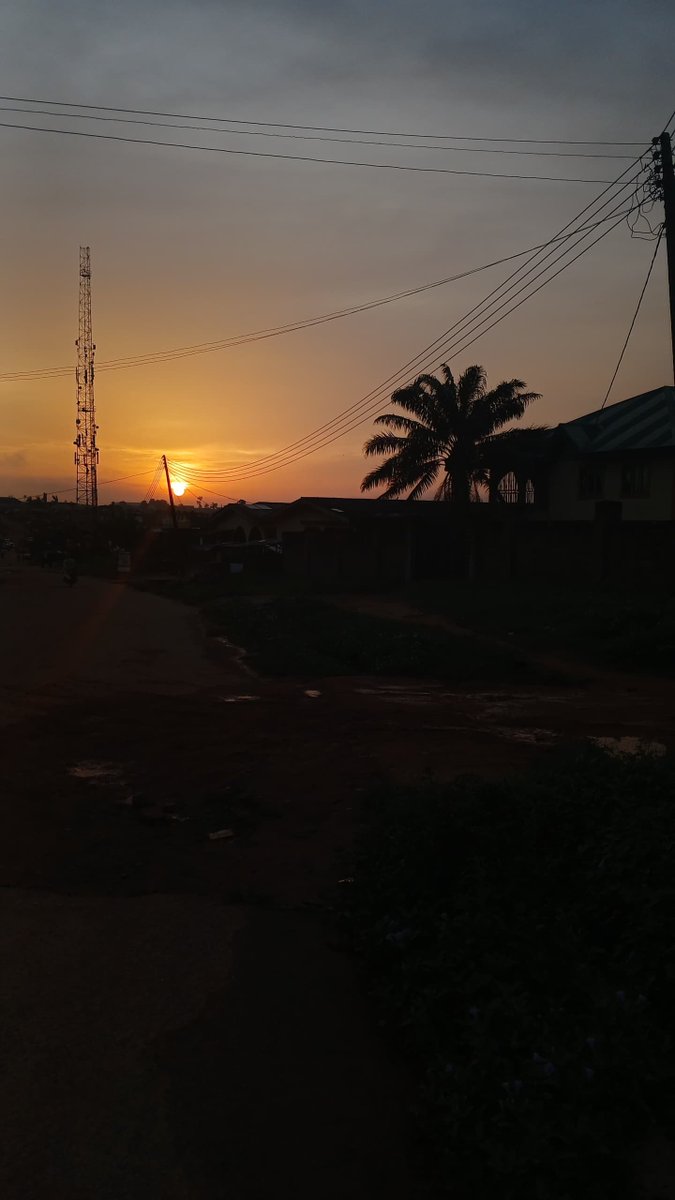 Femzy3215's tweet photo. Drop your best sunset,sunrise or sky picture>>>>>🤲🤲

Pls don't air me.❤️  
Mine>>>> https://t.co/Rd2mwWHYH1