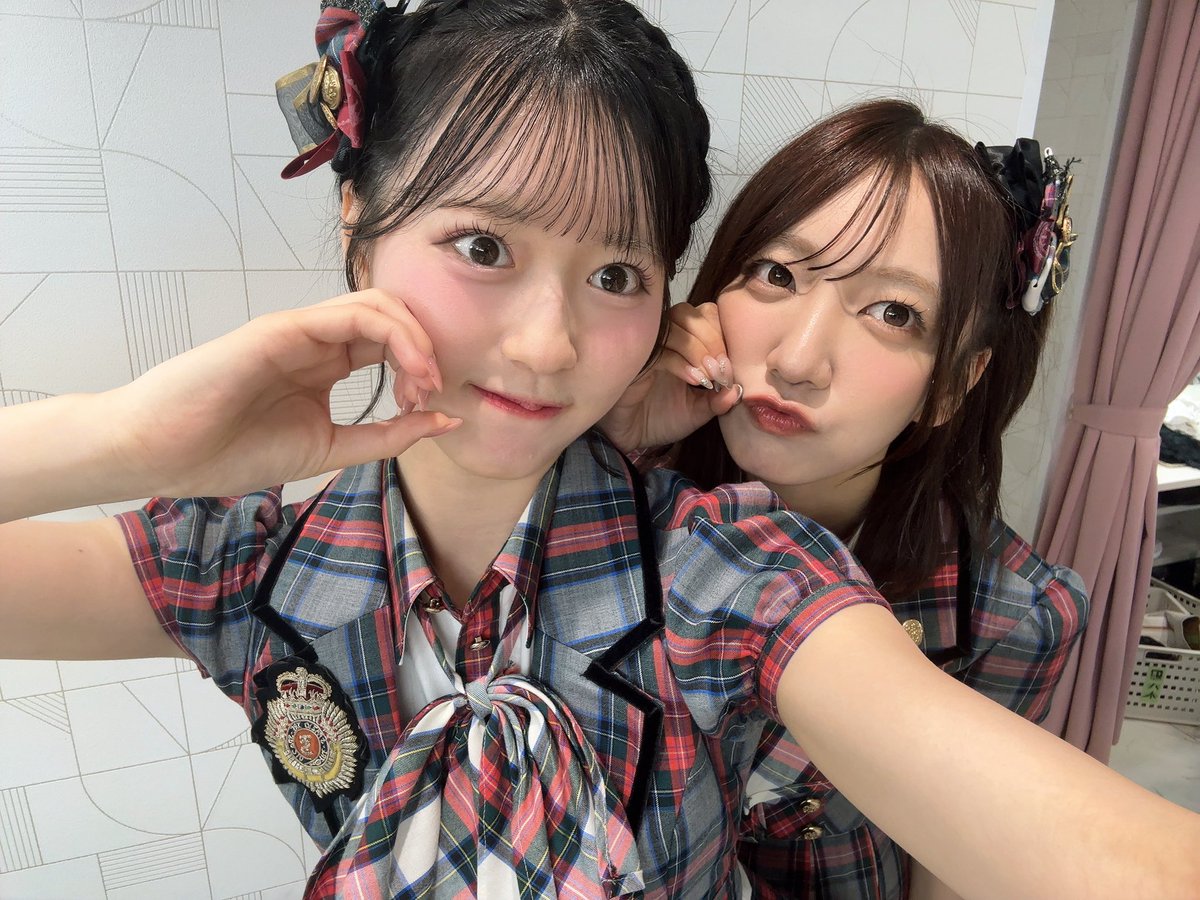 azuki_yagi0322's tweet photo. そこに未来はある公演
ありがとうございました❕

初めてのまとめ髪どうでしたか〜？！

今日も最高公演でした( > ·̫ <)👍🏻 https://t.co/h09RbL56Nm