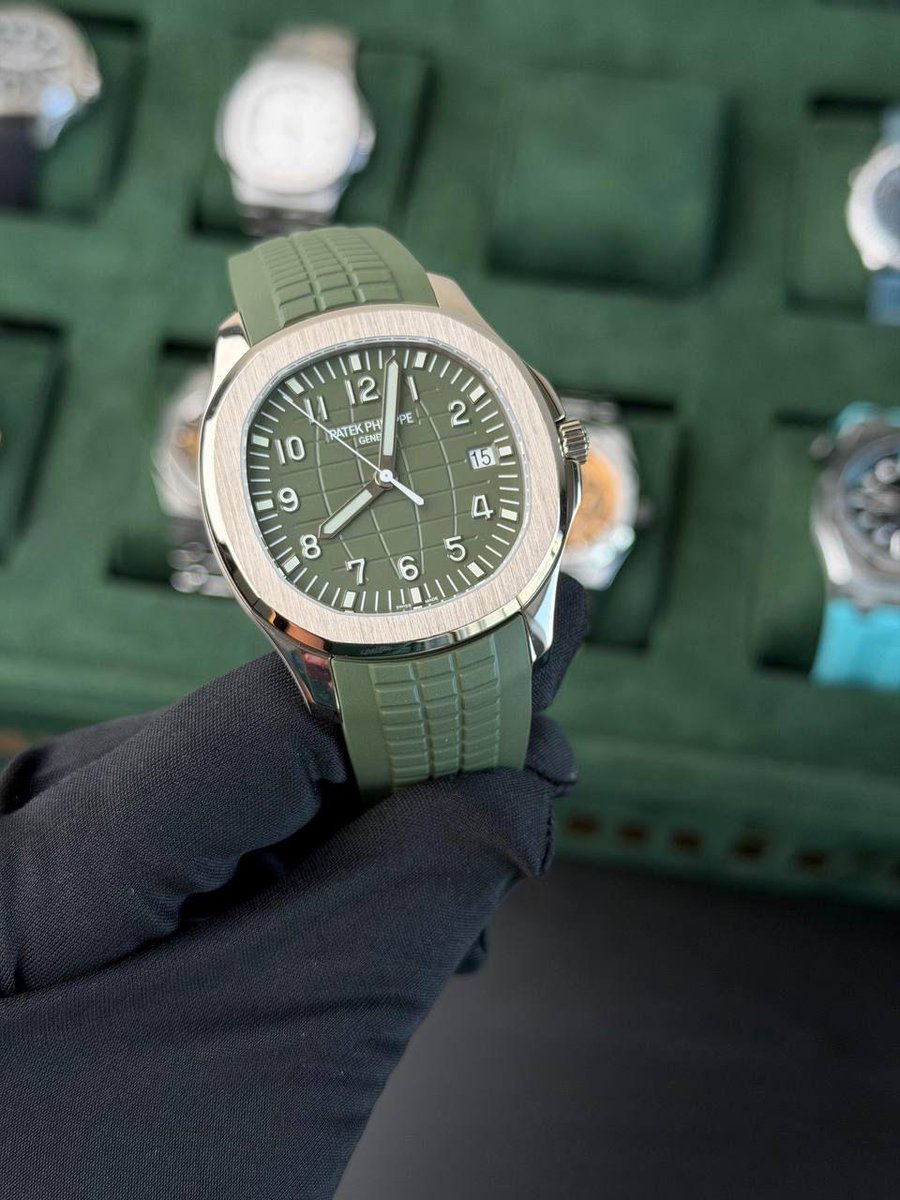 cryptoaladeen's tweet photo. One of the biggest advantages of having partners across the world?

You wake up to fresh inventory

This morning I woke up to 2 Patek Aquanauts, both with the new style papers.

It's a good day. I'm feeling generous

DM me if you want one before they're gone. https://t.co/bBHhGDSe9M