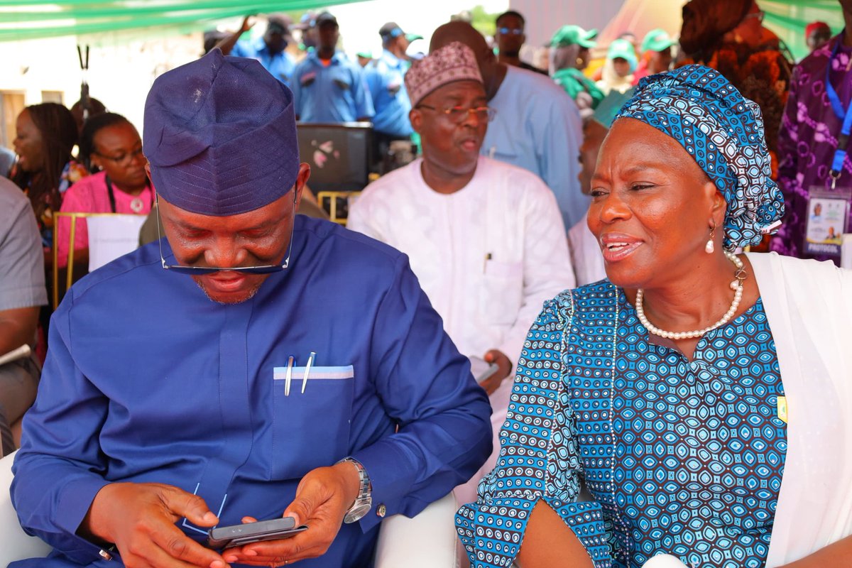 cpsfcta's tweet photo. FCTA PRESS RELEASE

“ABUJA IS NO LONGER A CITY OF ABANDONED PROJECTS” 
— PRESIDENT TINUBU SAYS
…AS NEW N2 TRANSIT WAY OPENS CBD-WUSE CORRIDOR https://t.co/GCZPIRTJCT