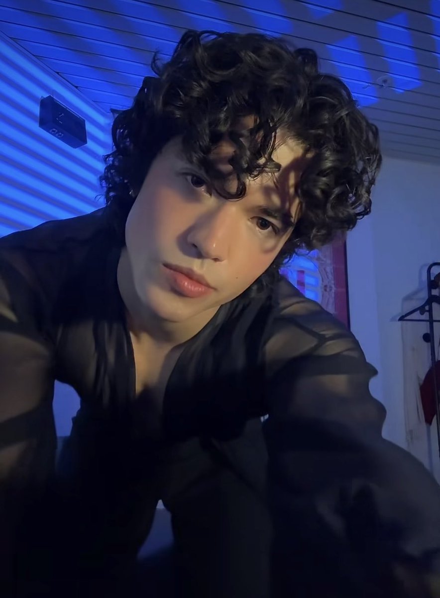 babylovessivan's tweet photo. He's the most gorgeous angel ever https://t.co/potVHLtJl3