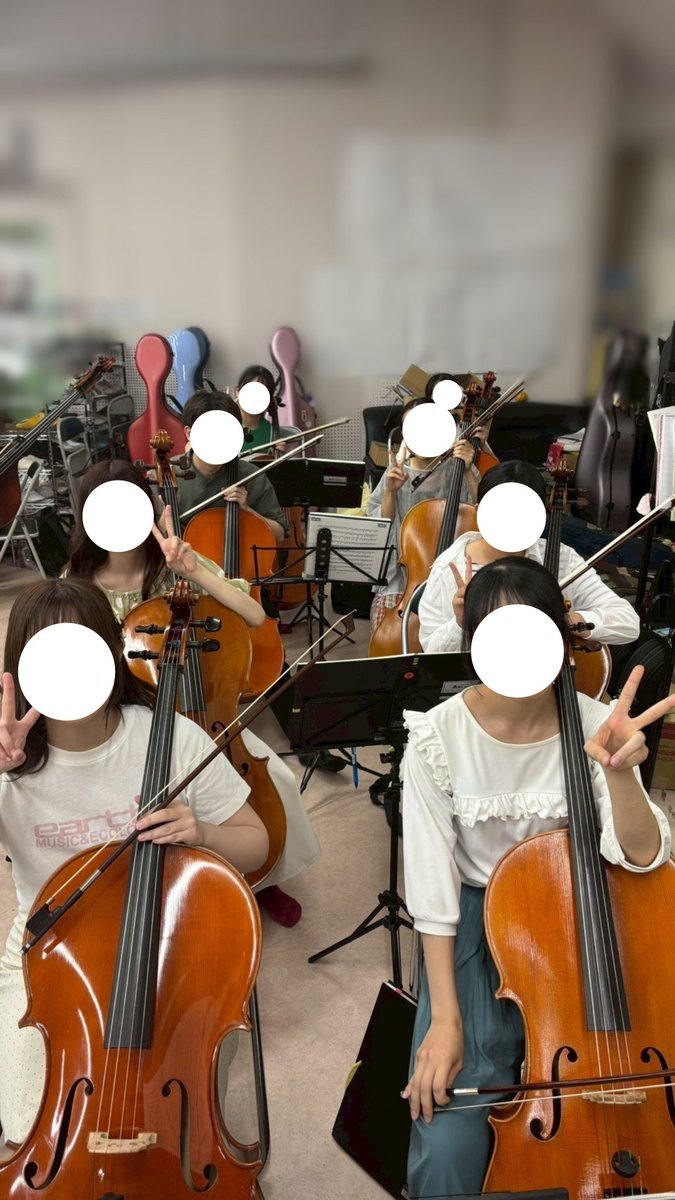 okadaioke_cello's tweet photo. 直前強練3日目！
本日の服装縛りは「イタリア」でした！
本番が近づき、皆の緊張も高まってきています！ https://t.co/kBLcHXtq90