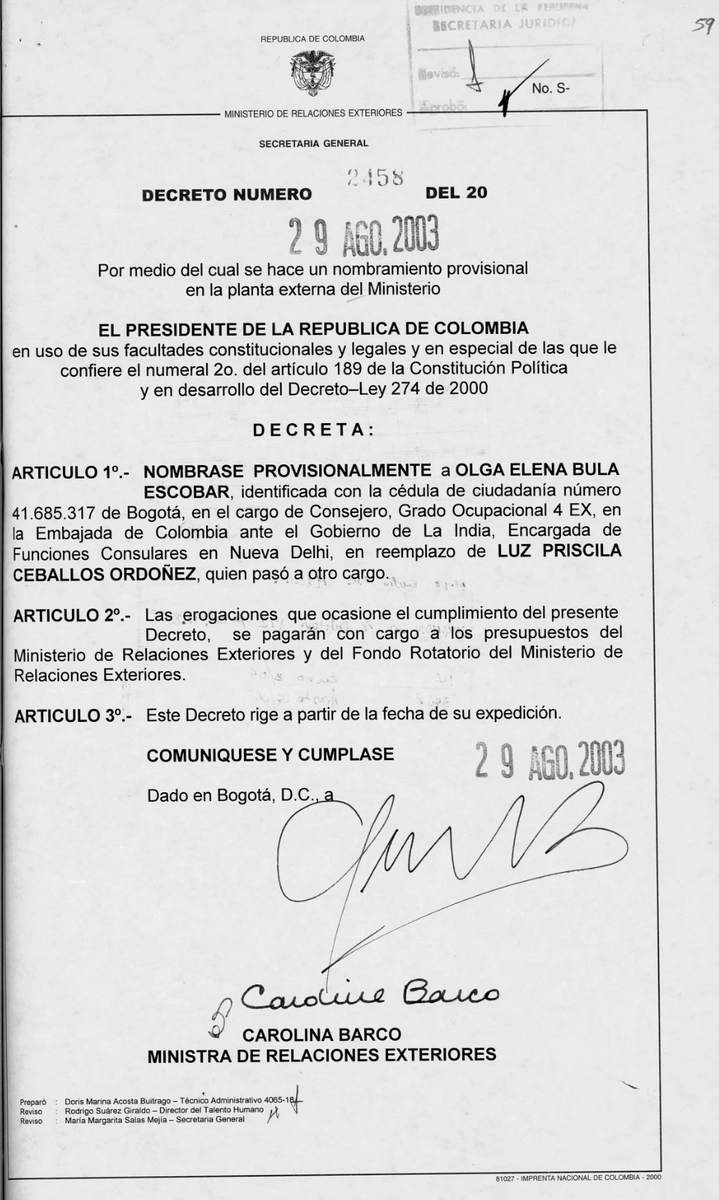 Fortencrantz's tweet photo. Como lo dice @ABDELAESPRIELLA, el canciller entrante, Omar Bula Escobar (@omarbula), no ha hecho paso por la Cancillería colombiana, más bien desarrollando su experticia diplomática desde el sistema ONU.

Sin embargo, sus familiares sí han ocupado distinguidos cargos en el servicio exterior:
-Su padre, Germán Bula Hoyos, fue nombrado por el gobierno de López Michelsen como embajador de Colombia ante Bélgica (1975-1977)
-Su tío, Gonzalo Bula Hoyos, fue nombrado por López Michelsen como consejero de relaciones exteriores ante Italia y cónsul general en Ámsterdam; por Turbay como embajador ante la FAO (1978-1991) y por Gaviria como embajador ante la CMA (1991-1993) y ante Rusia (1993-1995)
-Su hermana, Olga Elena Bula Escobar, fue nombrada por Turbay como agregada comercial ante Bélgica; por Samper como ministro consejero ante Francia; por Pastrana como asesora en el despacho del canciller Fernández de Soto; por Uribe como encargada de funciones consulares en Nueva Delhi y en planta interna como directora de Asia, África y Oceanía y por Santos como ministra plenipotenciaria ante Australia (2010-2014)
-Su hermano, Germán Alberto Bula Escobar, fue nombrado por Pastrana como embajador ante Venezuela (2000-2002)

¡Una familia empapada en el mundo diplomático, del país y del orden internacional!