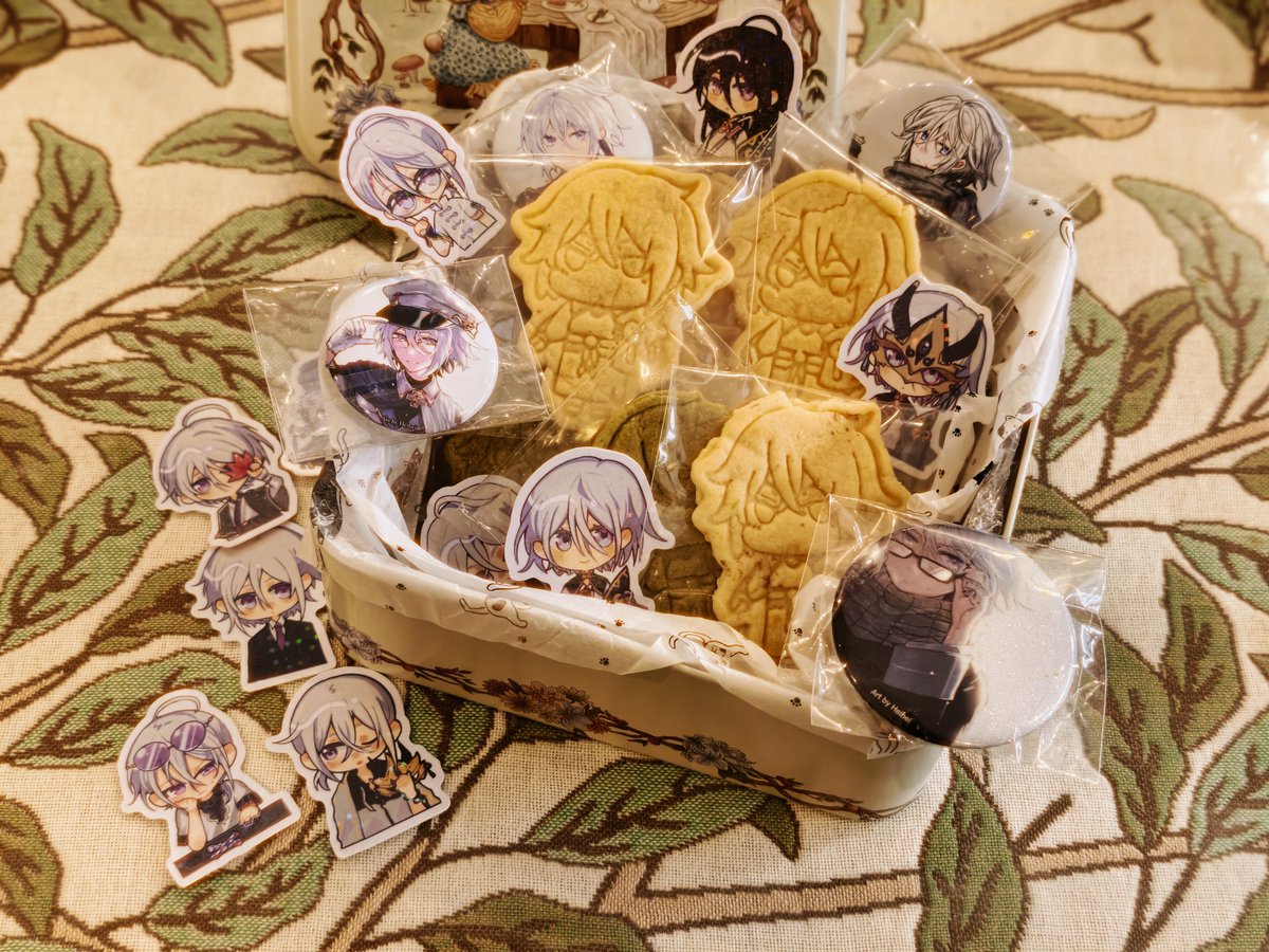 Philolanlingi's tweet photo. 黑黑さん（@heihei_0912）から蘭陵王テーマグッズの豪華な詰め合わせをいただきました……！！😭🎁家宝として大切にします！！💕✨️
（クッキーもすごく美味しかった…！ https://t.co/SeBdV8Jrpb