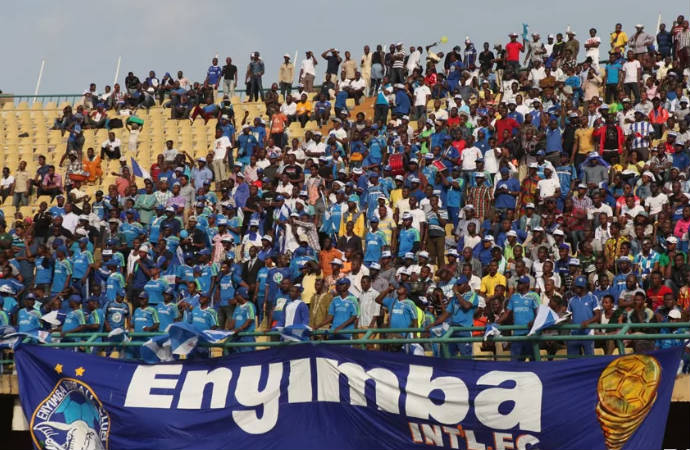 sportblitsX's tweet photo. 💡 𝗗𝗜𝗗 𝗬𝗢𝗨 𝗞𝗡𝗢𝗪? Enyimba boast one of the most passionate fan bases in Nigerian football. The electric atmosphere at Elephant Park is a testament to their unwavering loyalty and relentless support, making it one of the toughest grounds for any visiting team. https://t.co/597U6MZgYg