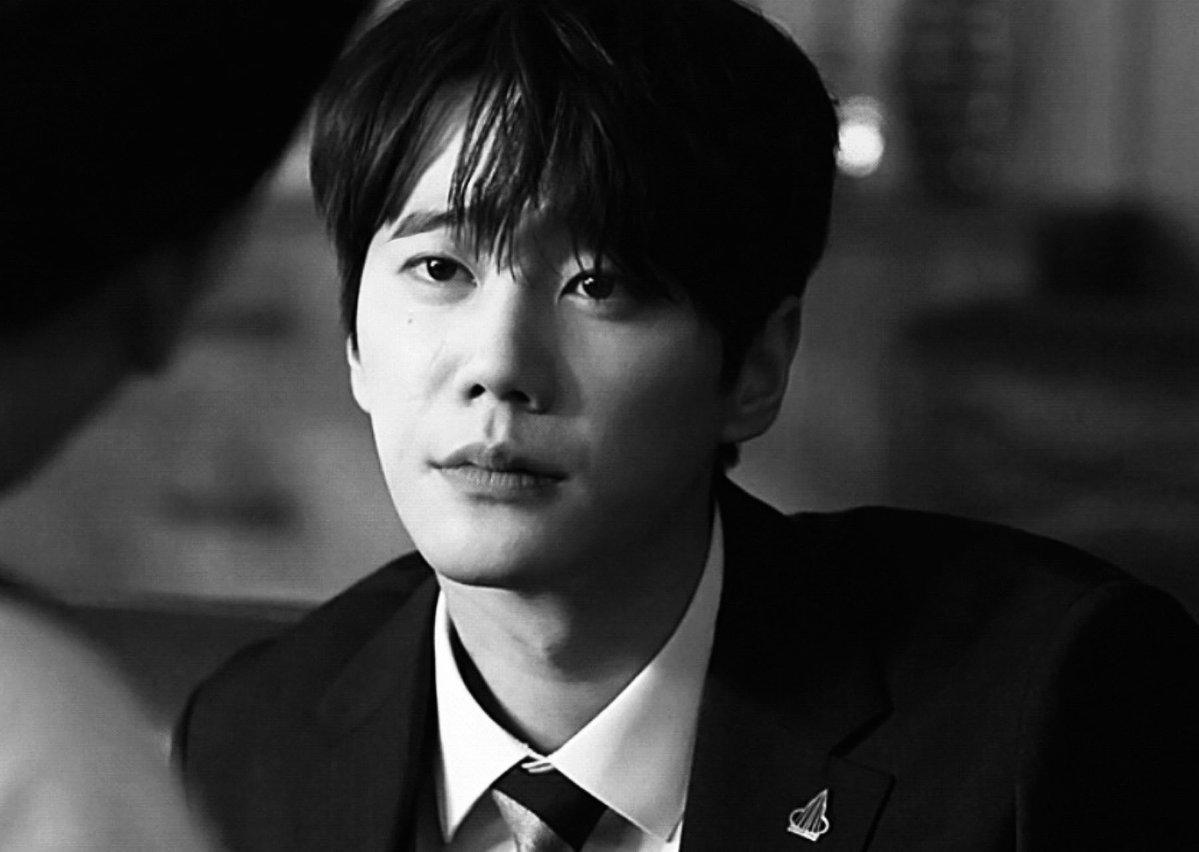 L2eb2rty's tweet photo. 흑백으로바꾸니까
뭔느와르에나올것같음 https://t.co/3KoIXe97bq