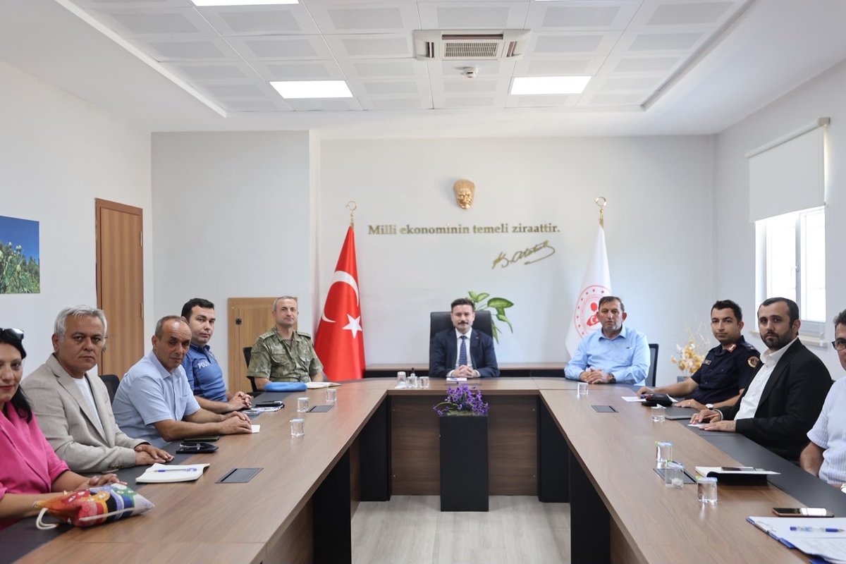 Gokceada_K's tweet photo. 15 Temmuz Demokrasi ve Millî Birlik Günü Komisyon Toplantısı Gerçekleştirildi

Kaymakamımız Sayın Osman Acar başkanlığında, 15 Temmuz Demokrasi ve Millî Birlik Günü kapsamında gerçekleştirilecek anma programlarının planlanmasına yönelik komisyon toplantısı düzenlendi. https://t.co/LNTEcyr9Lk