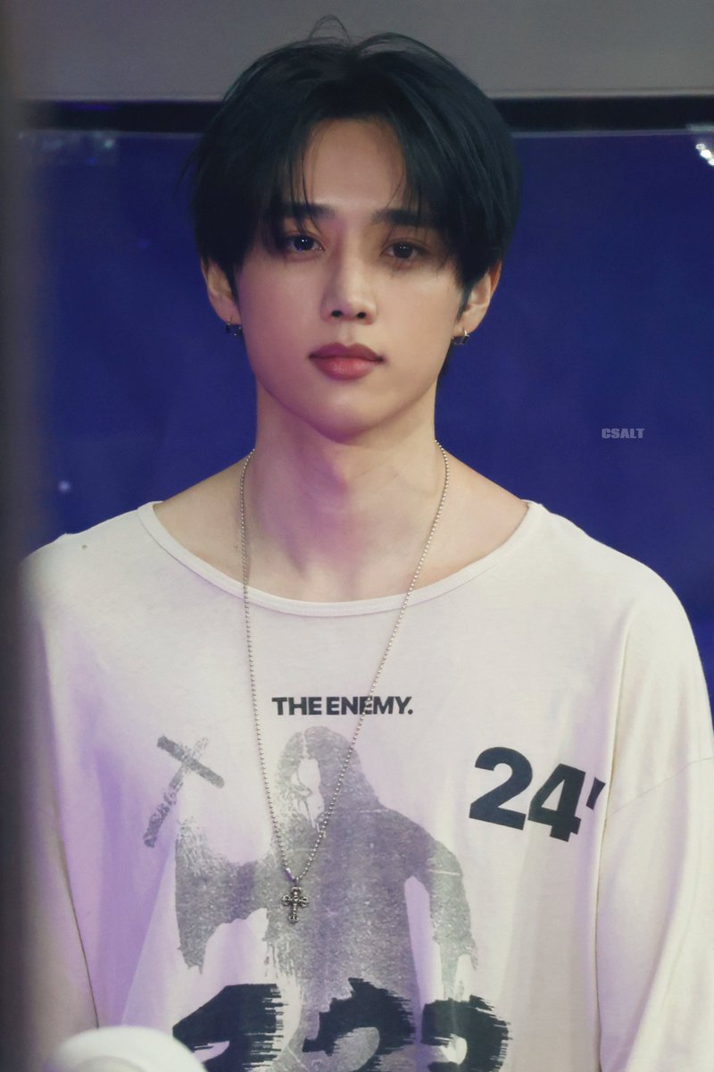 csalt0894's tweet photo. 260708 아돌라

#선우 #SUNWOO
 #더보이즈 #THEBOYZ https://t.co/dYLFMPsSBd