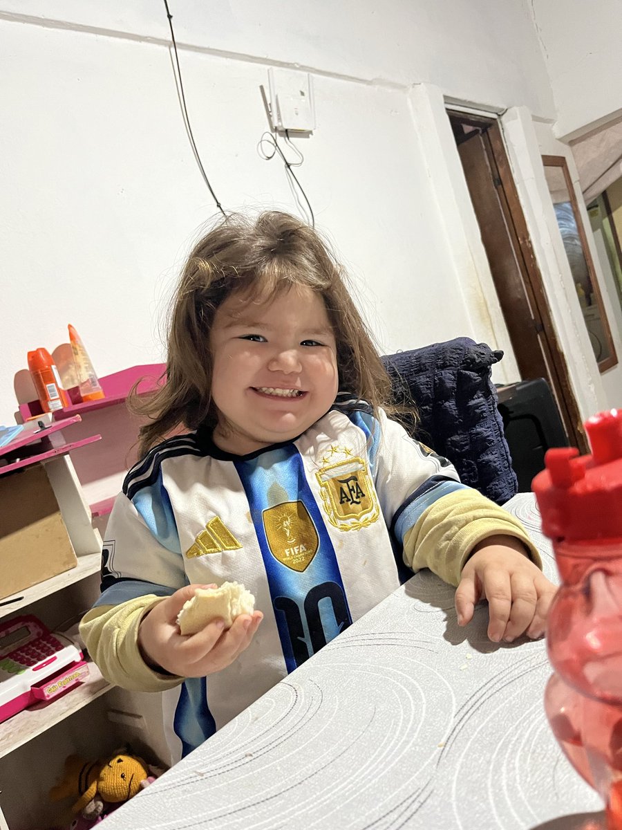 solop1209's tweet photo. #nadiedicenada Argentina ganó, todo es felicidad 🩷
Aguante Luzu, aguante Messi y aguante Argentina carajoo https://t.co/JKMBrMcV7W