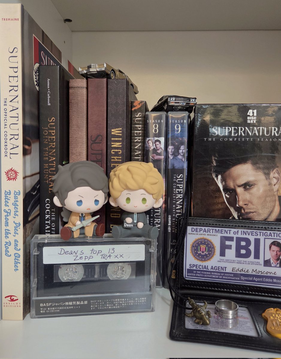 pig_in_a's tweet photo. them sitting on dean's mixtape 🥹 https://t.co/s5mwBsifWU