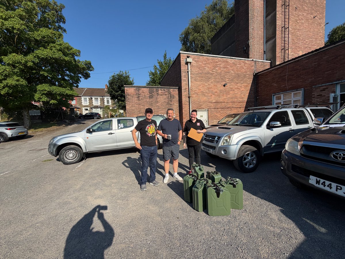 MickAntoniw1's tweet photo. Senedd4Ukraine setting off soon on 16th delivery, 61 vehicles so far and several million pounds of supplies, saving lives, defending Ukraine. Help us get there and carry on .... 
https://t.co/irNc8ygpNK
@UkraineSol @TUCCymru https://t.co/8TjrLxzM3W