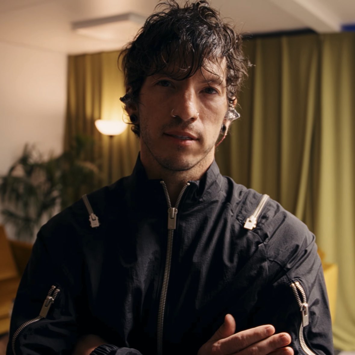 renavigating's tweet photo. josh looks so good here i love this jacket so much https://t.co/bw486CDUTX