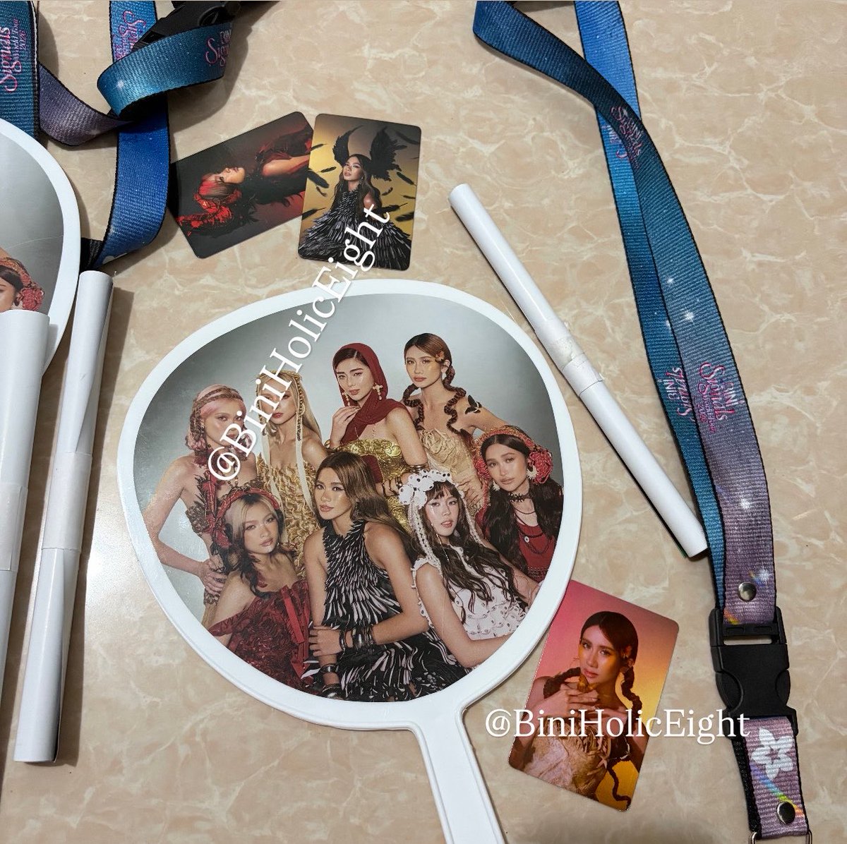BiniHolicEight's tweet photo. hi! i’m planning to sell my extra SIGNALS merch; lanyard, poster, picket, and sheena PC. may interested po ba? selling it as a set only. 

drop your offer here or sa dm if interested po☺️

loc: davao city but can also do meetup sa cebu during the concert

#BiniSignalsCebu #BiniPH https://t.co/ouphMuubdL