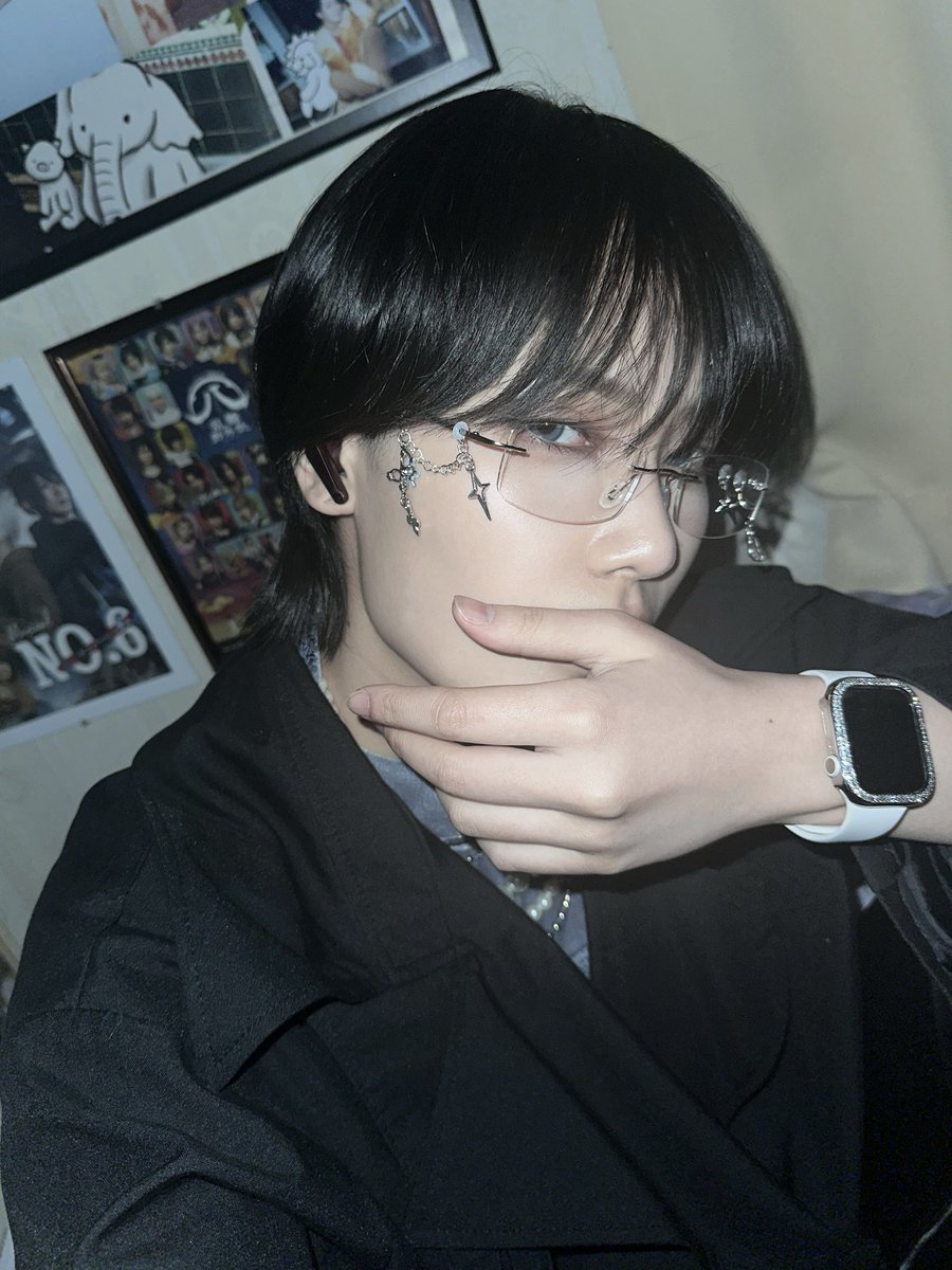 spp_kanoe's tweet photo. 黒髪ショートだった頃の私さすがにメロいので見て https://t.co/MJjIV7VfjB