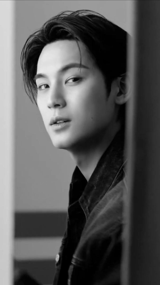 cobwebsoup's tweet photo. an interactive wongyu (mīnwon) au

wherein they learn to be exes after 7 years of being together. 

sporadically updated. they WILL end up back together (endgame no matter what) but you get to choose how. https://t.co/UFSvgOciFO
