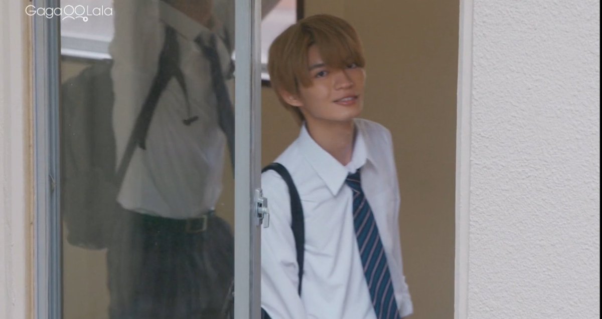qriselsav's tweet photo. I LOVE THIS SCENE SO MUCH❤️‍🔥❤️‍🔥😍

That feeling when you lock eyes with your high school crush!!!❤️‍🔥❤️‍🔥 

WATARU IS REPLAYING THIS IN HIS HEAD ATM🤭

GOSHHHH THE BUTTERFLIES I GET FROM THIS SCENE🥰🥰🥰

#mysummerofyou
#君は夏のなか https://t.co/qMPkTr48VQ