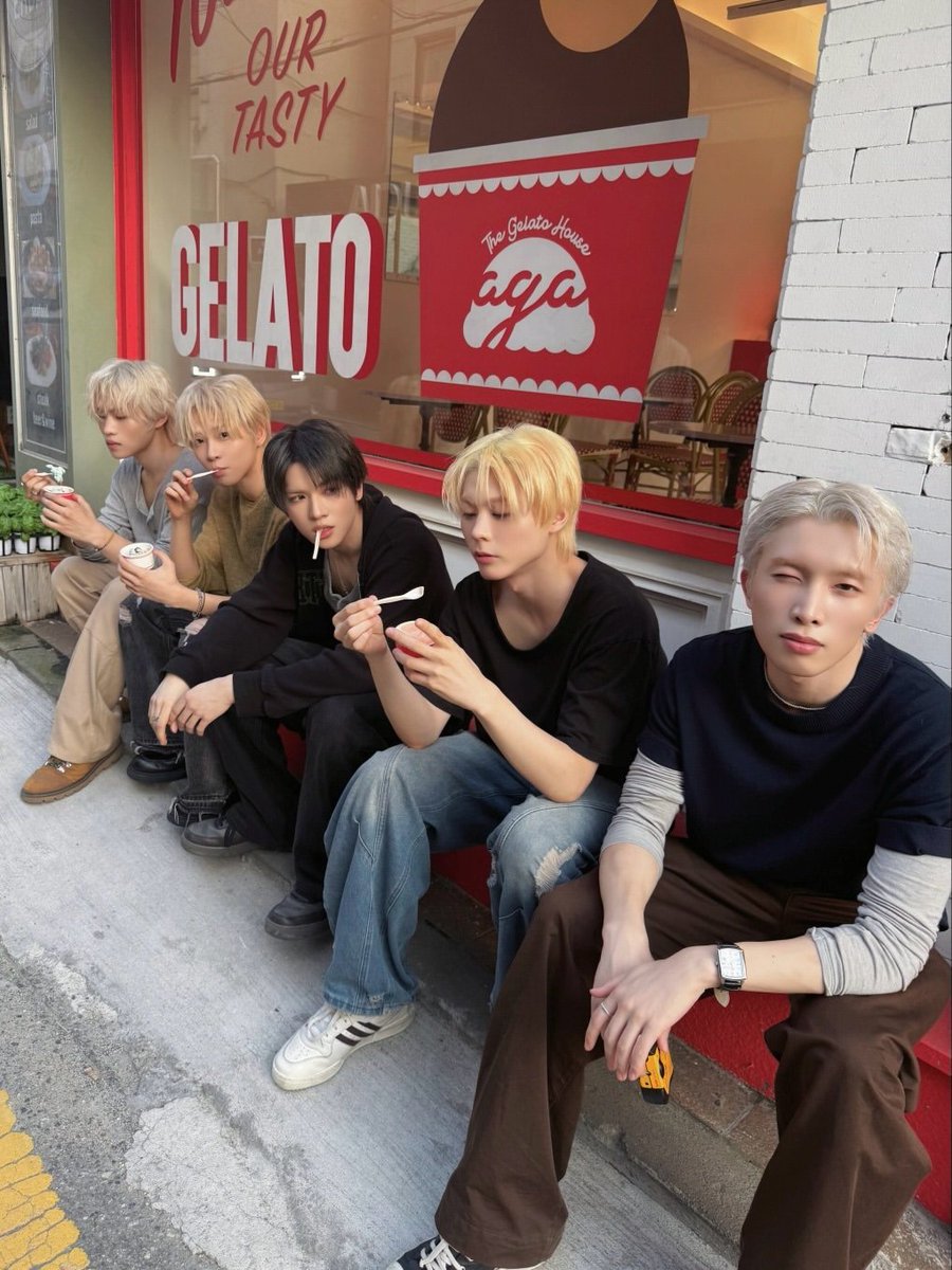 power_no21's tweet photo. อัยพาวเหมือนจิ๊กโก๋คุมปากซอยที่คอยไถไอติมเด็กมาก😂😂 https://t.co/0slrBPEkVC