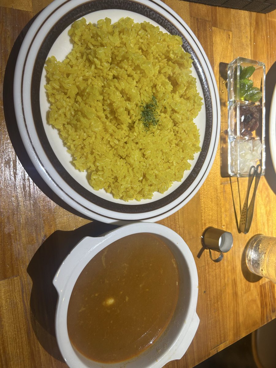 maukei3's tweet photo. 南柏のインディ28でデラックスカレーのチキンとドライカレー。満足の美味しさ。
#南柏　#インディ28 #カレーのくち https://t.co/AaC7RDbSPK