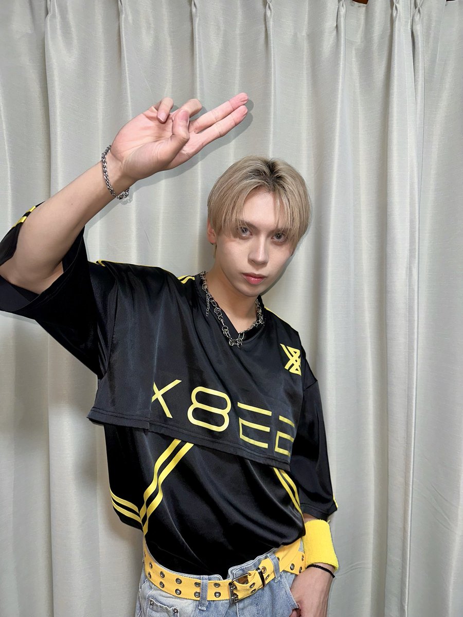 X8EE_RYUMA's tweet photo. RADIOREADYGOお越しくださったみなさんありがとうございました！

1部は公開ラジオ収録を初めてで、いつもと違った楽しみ方をみんなとさせて頂きましたっ📻

そして2部は空気感も変わってLIVEを見てくれた方々、初めて見てくださった方々ありがとうございました！🕺

色んな経験した楽しい1日でした✌️ https://t.co/w7Su81HUo6