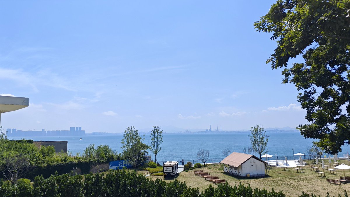 liu16000's tweet photo. 我可太爱青岛的好天气了，前几天的强对流差点把我干没 https://t.co/M3ymzRkhGh