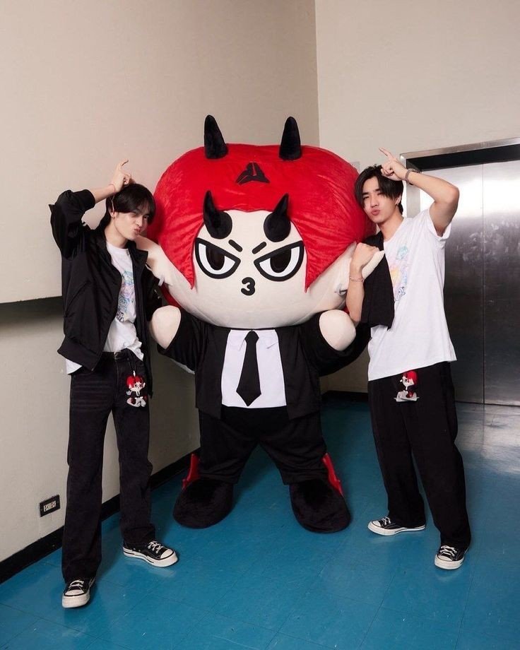 FannInLovePS96's tweet photo. Gracias por 2 años tan maravillosos, llenos de travesuras, complicidad, cariño, talento y sobre todo mucho amor hacia su fans. Los amamos demasiado mis talentoso chicos!!

PERTHSANTA SECOND ERA

#PSDDevils2Years2gether
#PerthSanta #เพิร์ธแซนต้า https://t.co/NmV5m0Mnxe