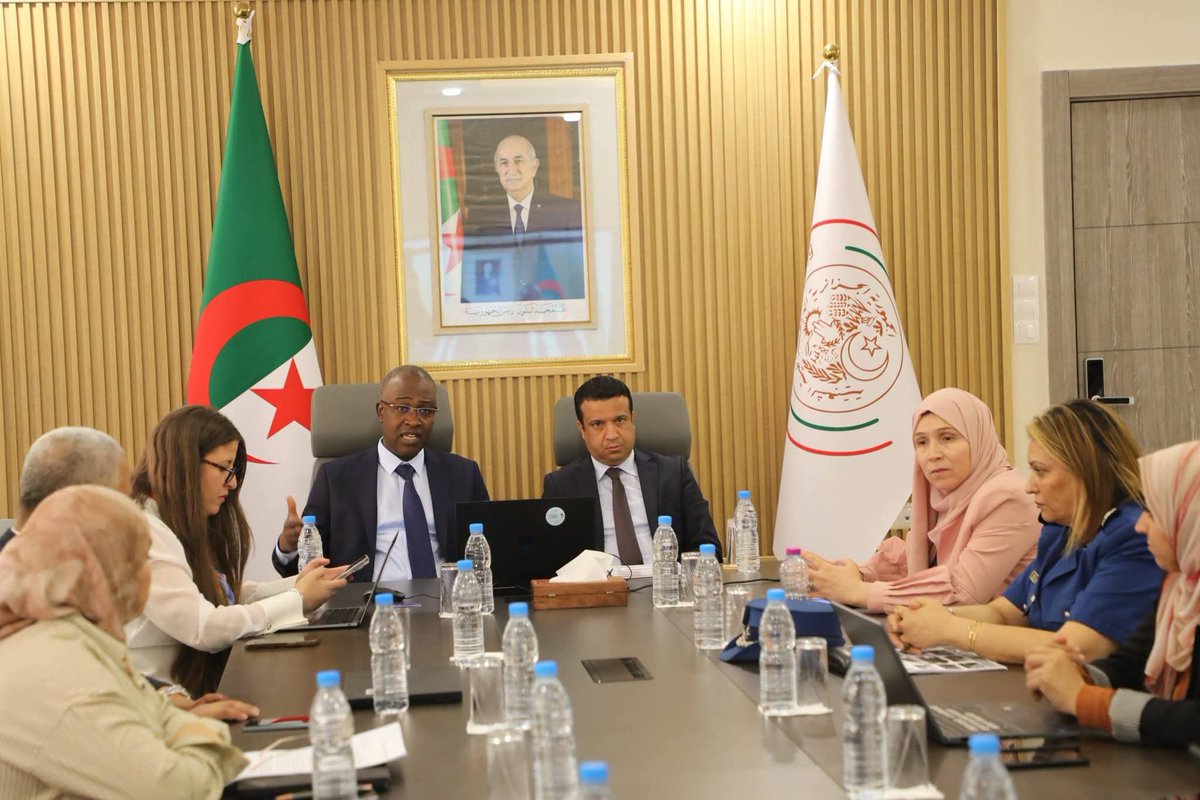 MJAlgerie's tweet photo. 🔴السيد الوزير يعلن عن إطلاق مبادرة "صيف الوقاية"... حماية الشباب من المخدرات محور جميع النشاطات الصيفية لوزارة الشباب:
التفاصيل ⏬ https://t.co/nf6mNetLel https://t.co/PUv8gMw3In