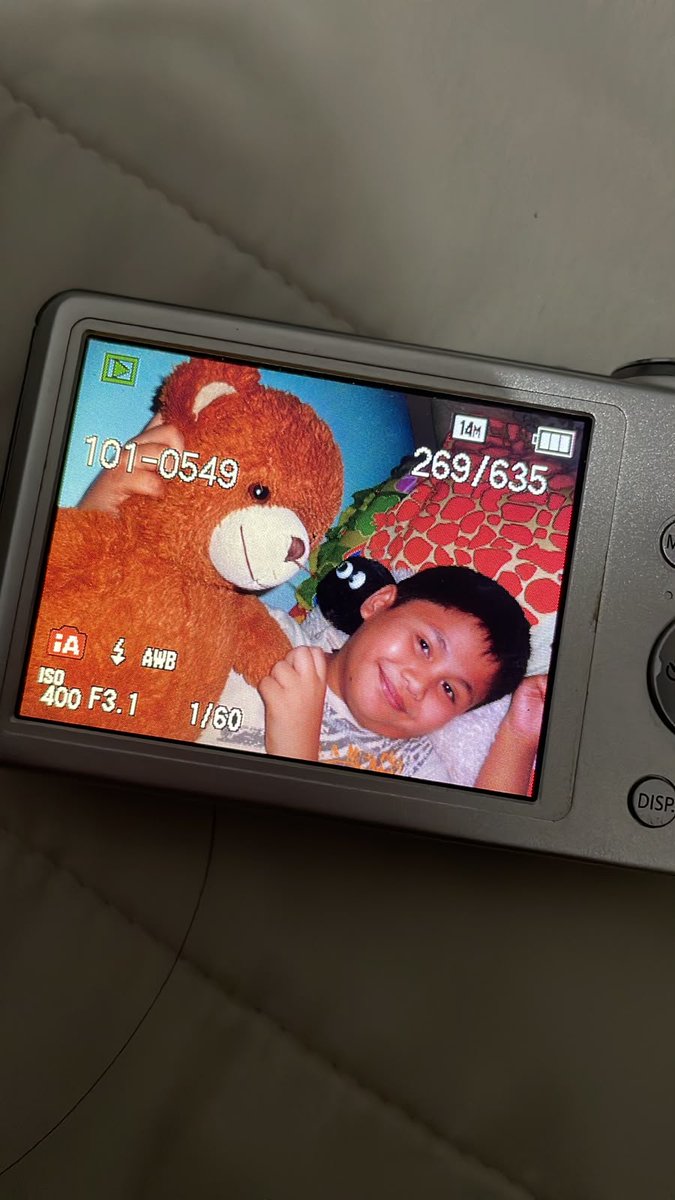 dixiemzz's tweet photo. gapernah punya foto pas kecil, trs tbtb dikirimin sm sodara dr digicam nya, ternyata dlu ak macam uke scora https://t.co/8U6mB9S7nP